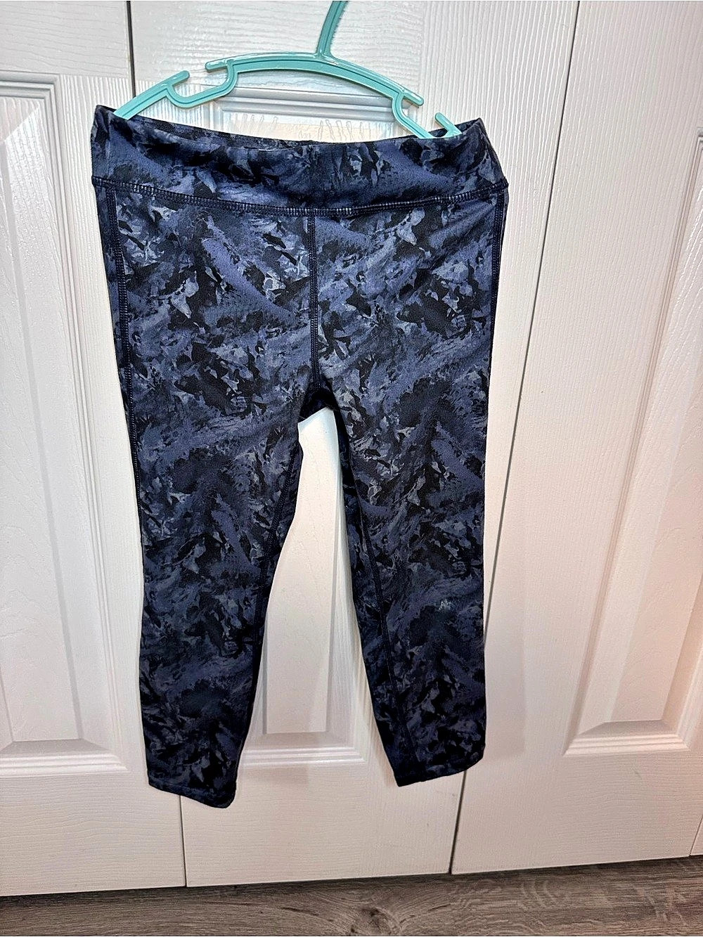 Lolë Abstract Leggings in Blue Size Medium (7/8) Like New